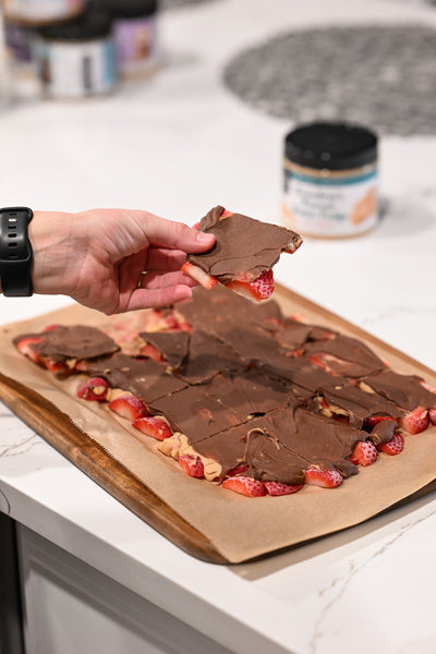 No-Bake Strawberry PB Chocolate Bars