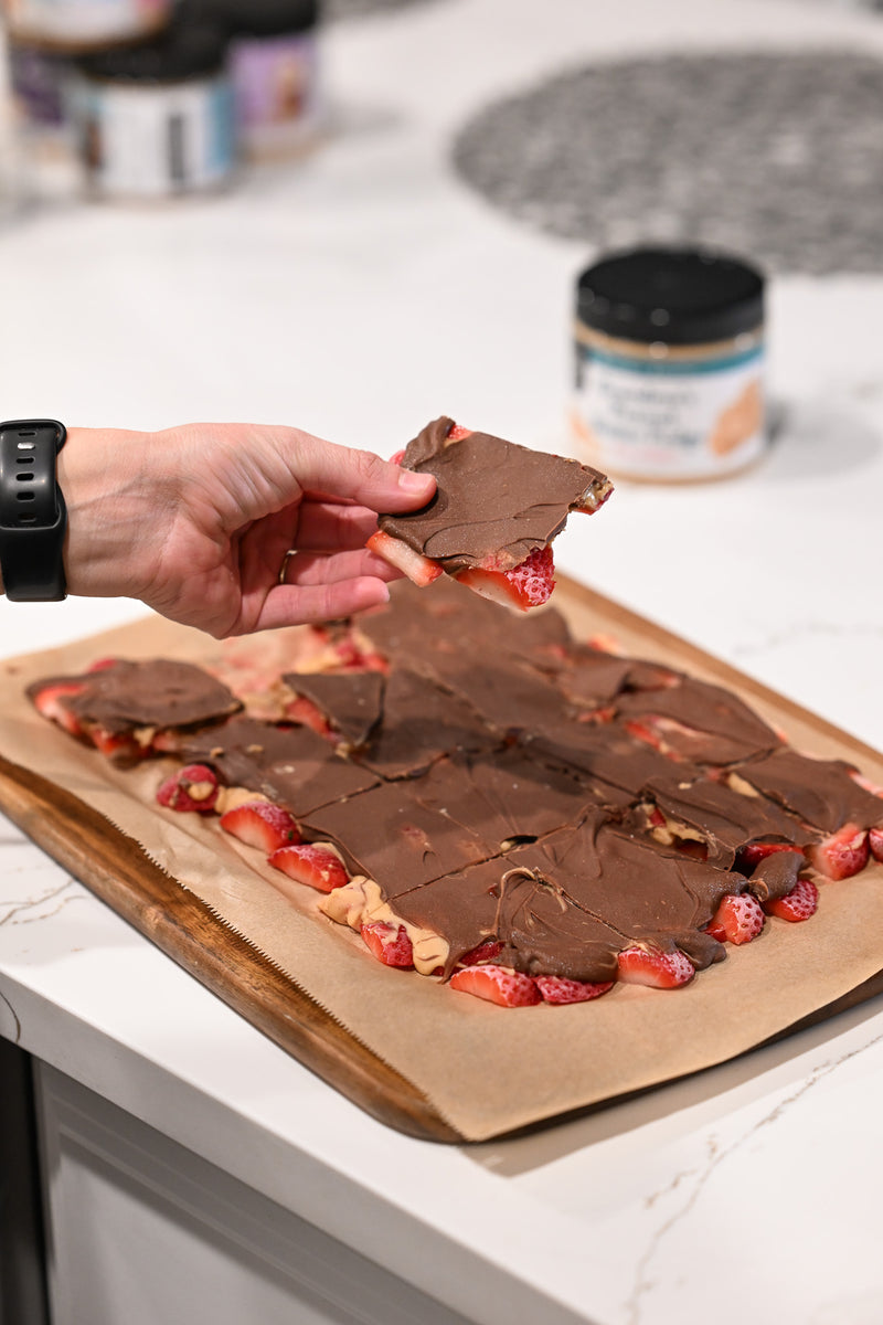 No-Bake Strawberry PB Chocolate Bars