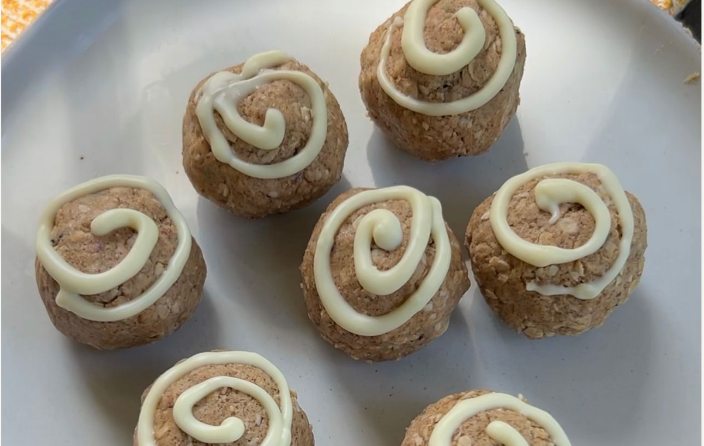 Cinnamon Roll Protein Balls